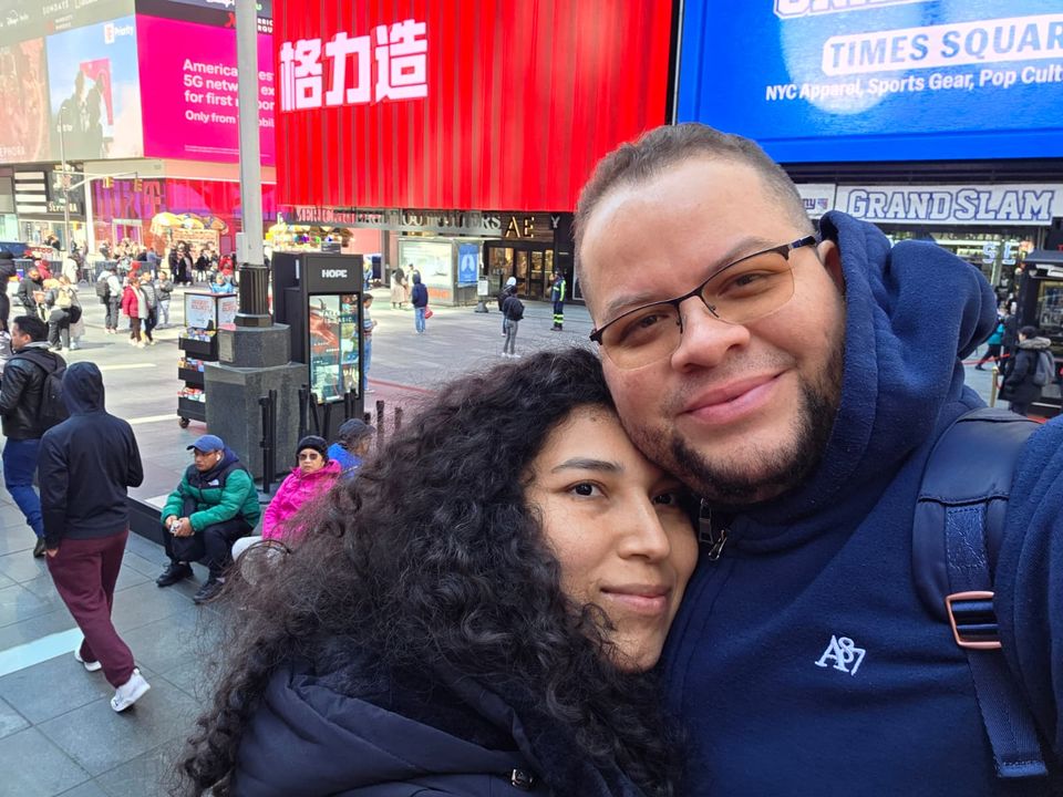 Selfie de los novios en Times Square